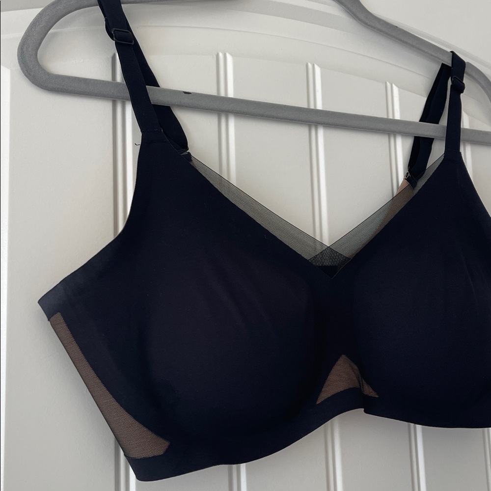 CrossOver Contour Bra - Picture 3 of 10